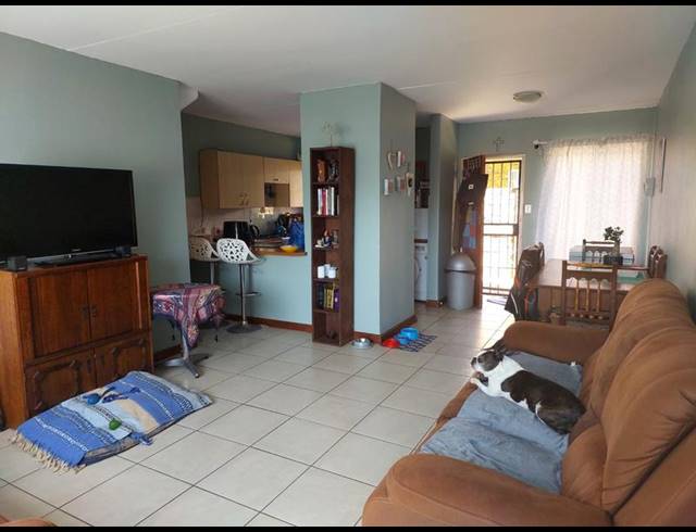 2 BEDROOM TOWNHOUSE FOR SALE IN ANNLIN